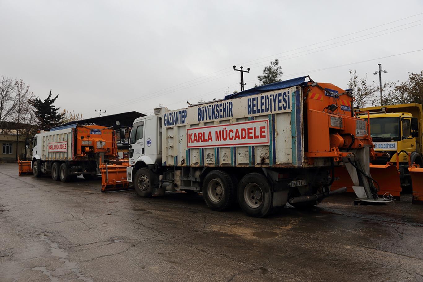 Gaziantep’e mevsimin ilk karı düştü Gaziantep’e mevsimin ilk karı düştü